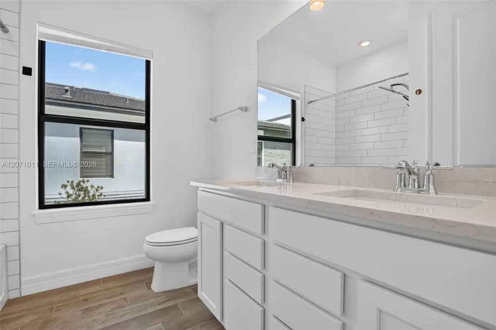 771 NW 84th Ter Plantation, FL 33324