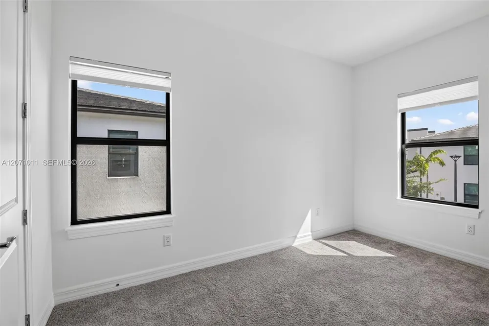771 NW 84th Ter Plantation, FL 33324