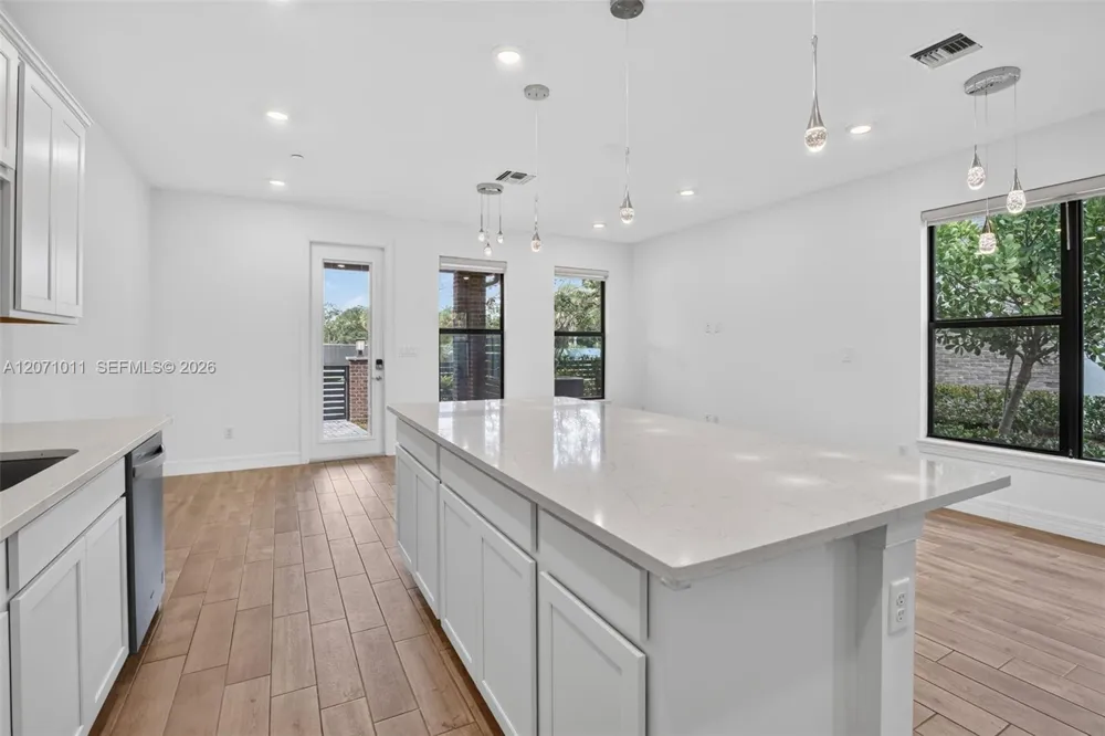 771 NW 84th Ter Plantation, FL 33324