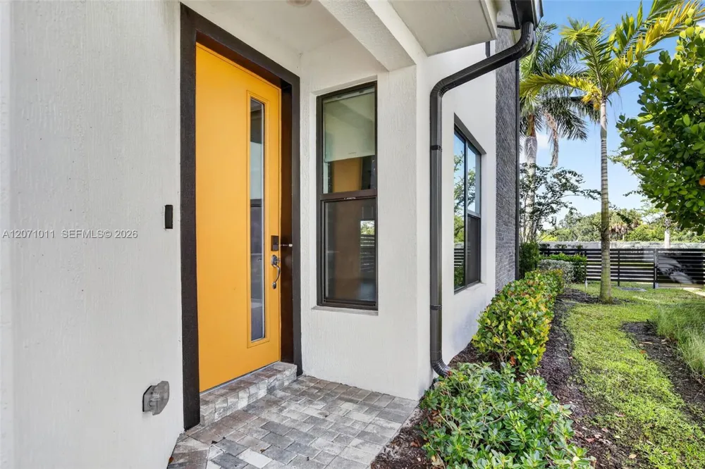 771 NW 84th Ter Plantation, FL 33324