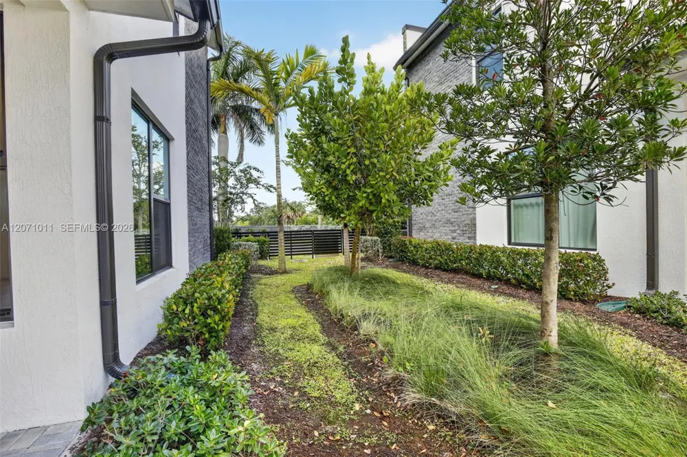 771 NW 84th Ter Plantation, FL 33324