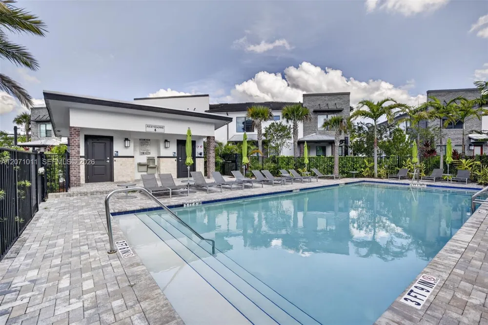 771 NW 84th Ter Plantation, FL 33324