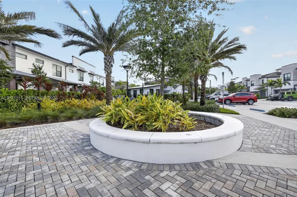 771 NW 84th Ter Plantation, FL 33324