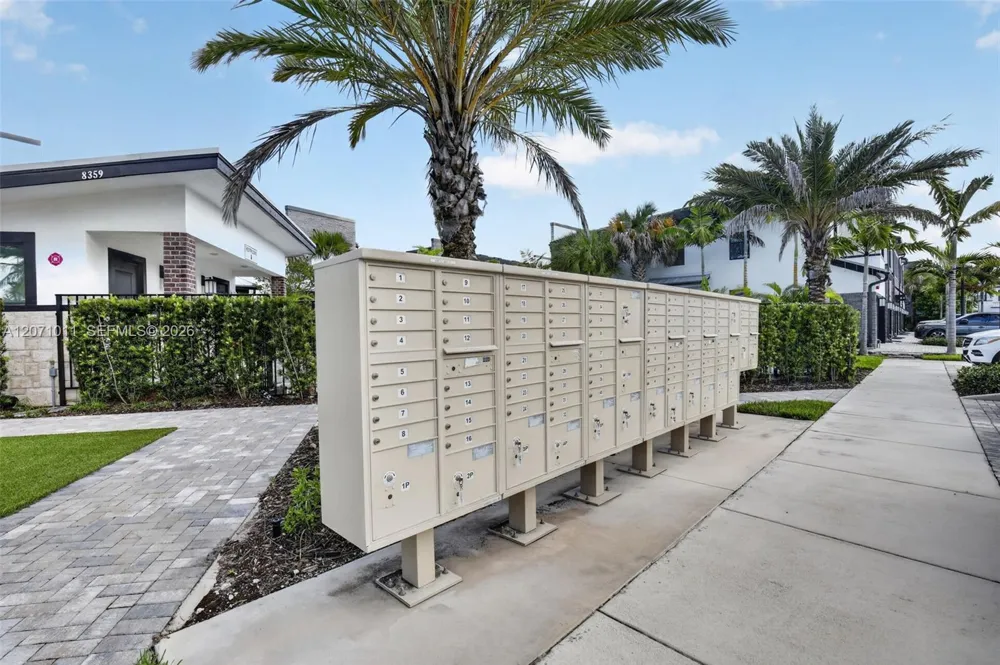 771 NW 84th Ter Plantation, FL 33324