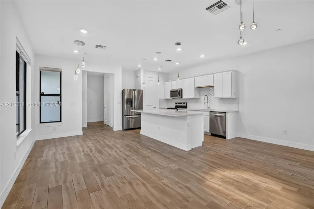 771 NW 84th Ter Plantation, FL 33324