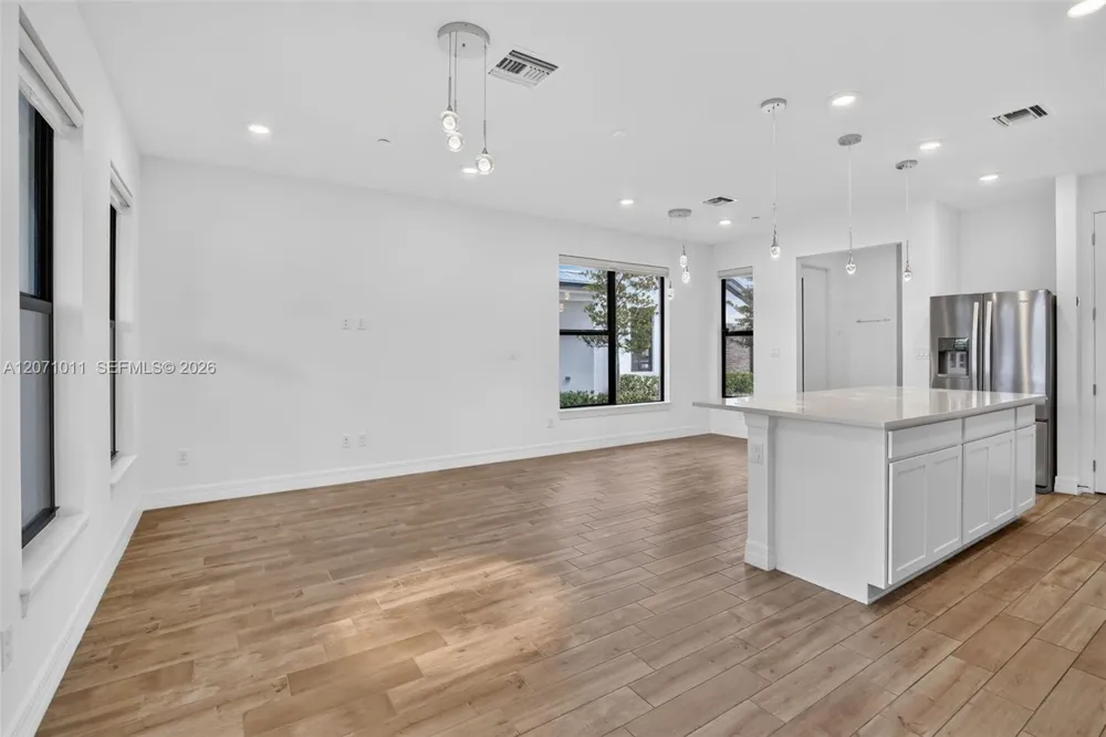 771 NW 84th Ter Plantation, FL 33324
