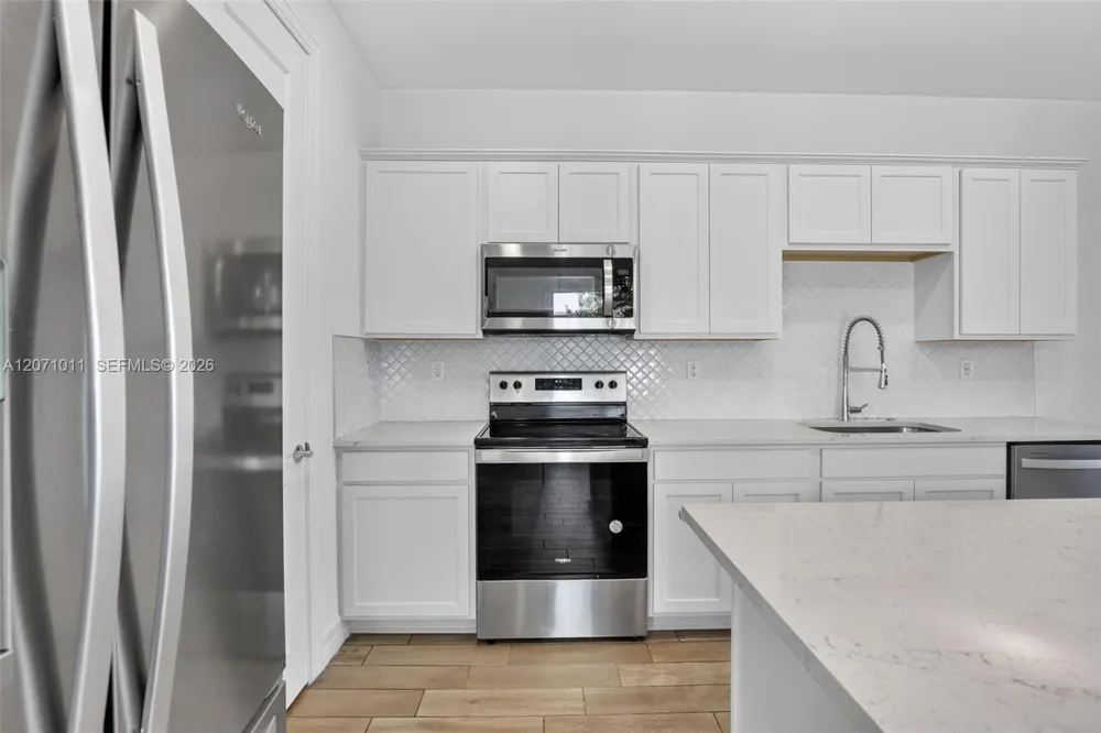 771 NW 84th Ter Plantation, FL 33324