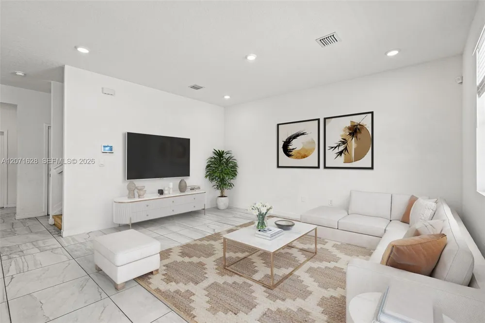 837 SE 16th Ct Homestead, FL 33034