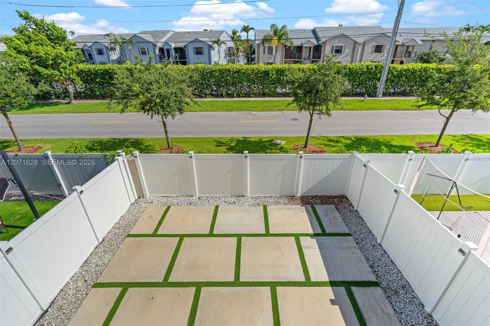 837 SE 16th Ct Homestead, FL 33034