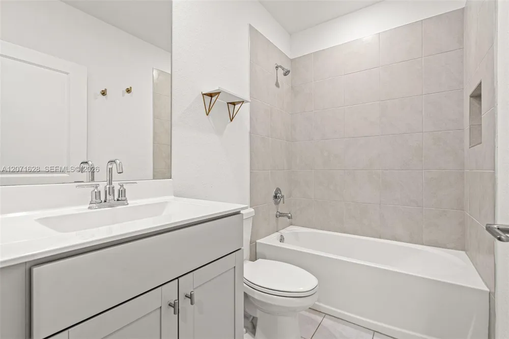 837 SE 16th Ct Homestead, FL 33034