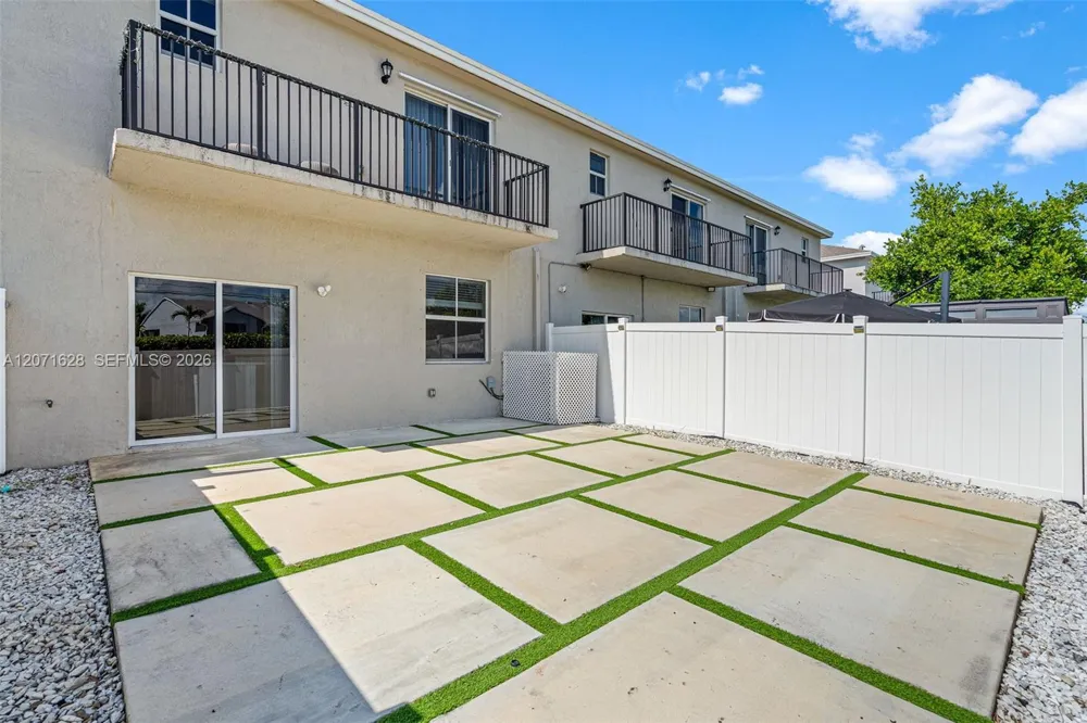 837 SE 16th Ct Homestead, FL 33034