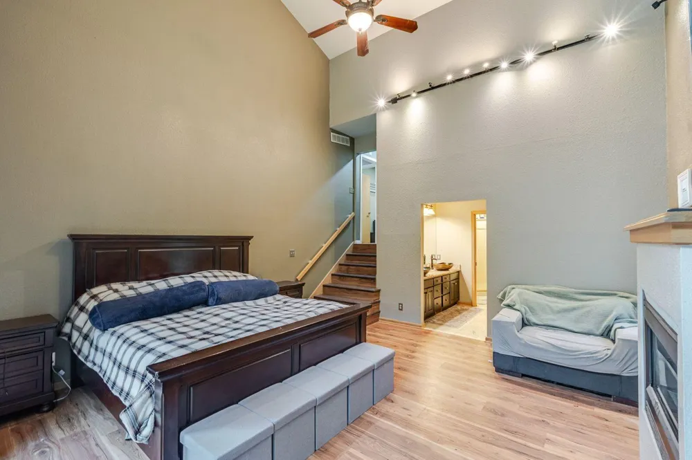 5159 Barclay La Porte, IN 46350