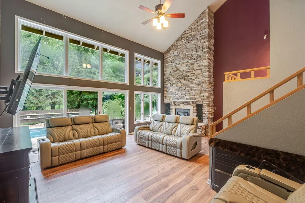 5159 Barclay La Porte, IN 46350