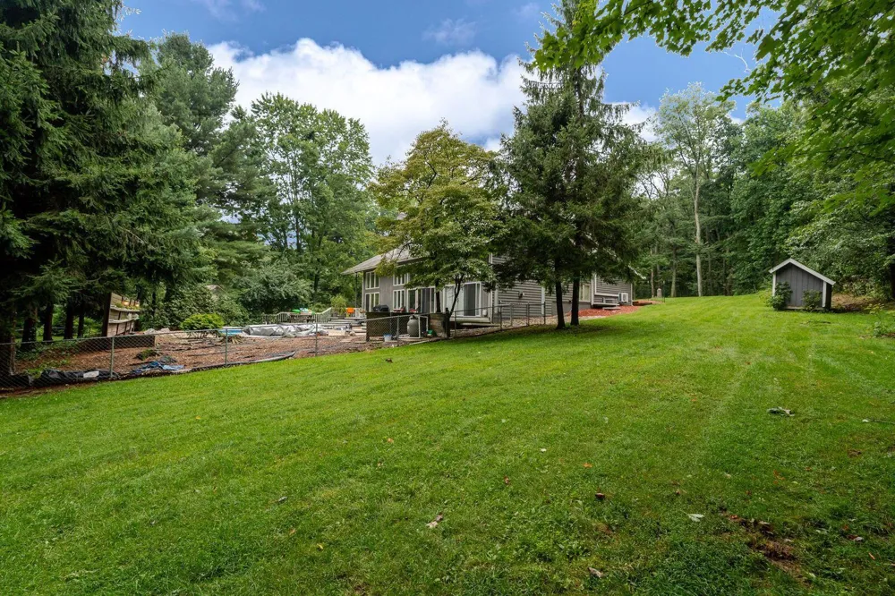 5159 Barclay La Porte, IN 46350