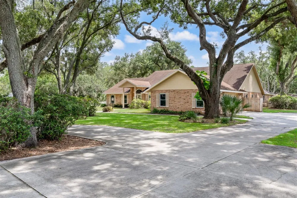 1650 GRANADA BOULEVARD Kissimmee, FL 34746