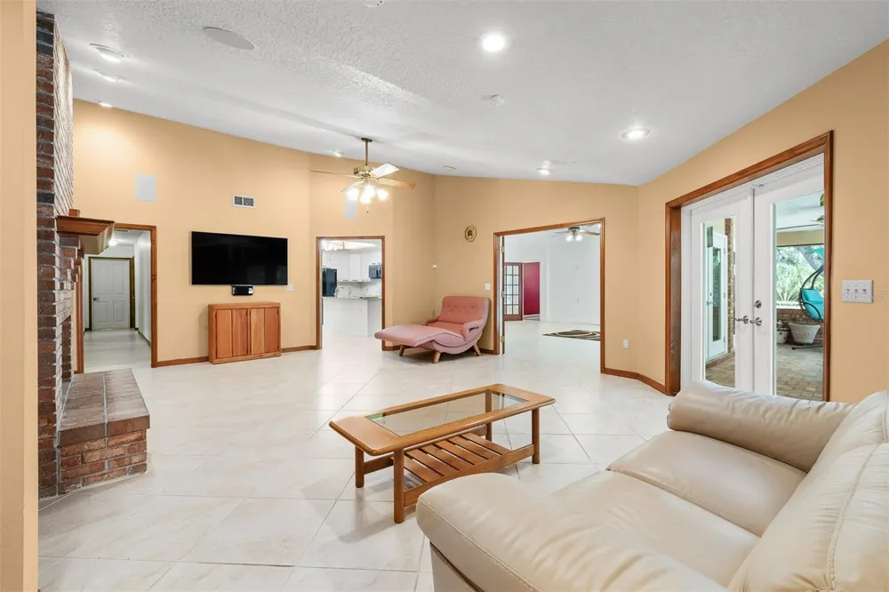1650 GRANADA BOULEVARD Kissimmee, FL 34746