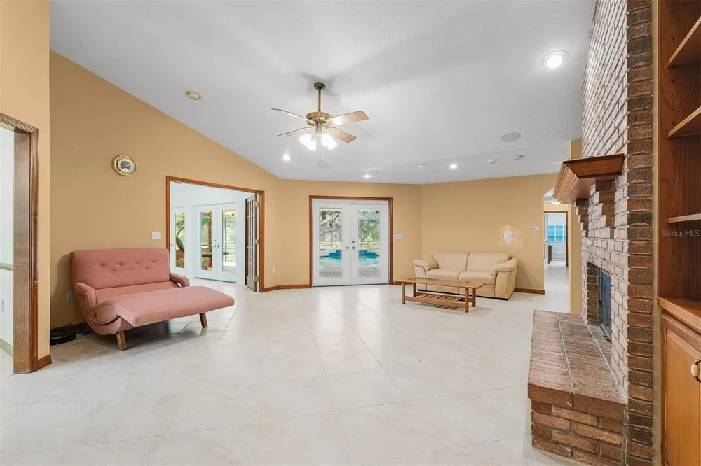 1650 GRANADA BOULEVARD Kissimmee, FL 34746