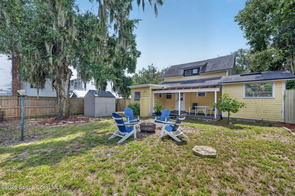 834 Alexander Street Mount Dora, FL 32757