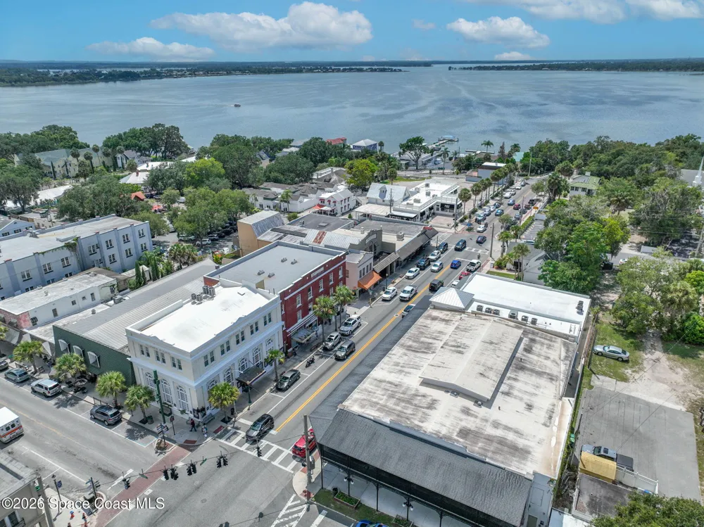 834 Alexander Street Mount Dora, FL 32757