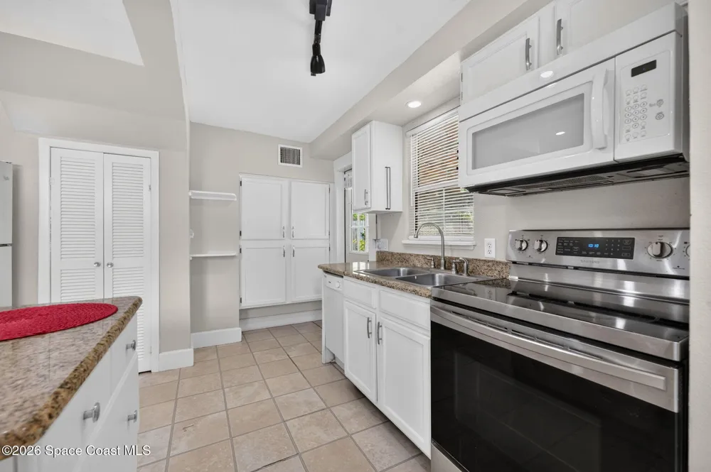 834 Alexander Street Mount Dora, FL 32757