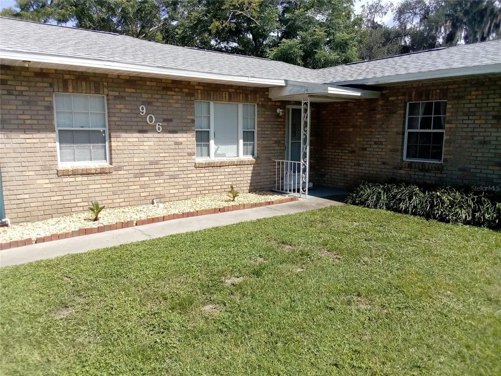 906 OAK DRIVE Leesburg, FL 34748