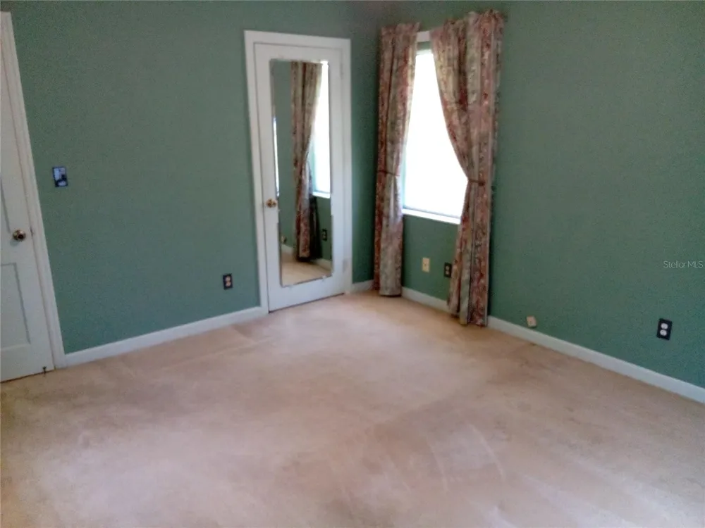 906 OAK DRIVE Leesburg, FL 34748