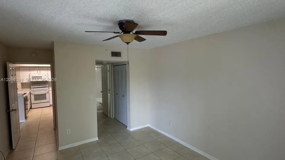 2600 S University Dr #325 Davie, FL 33328