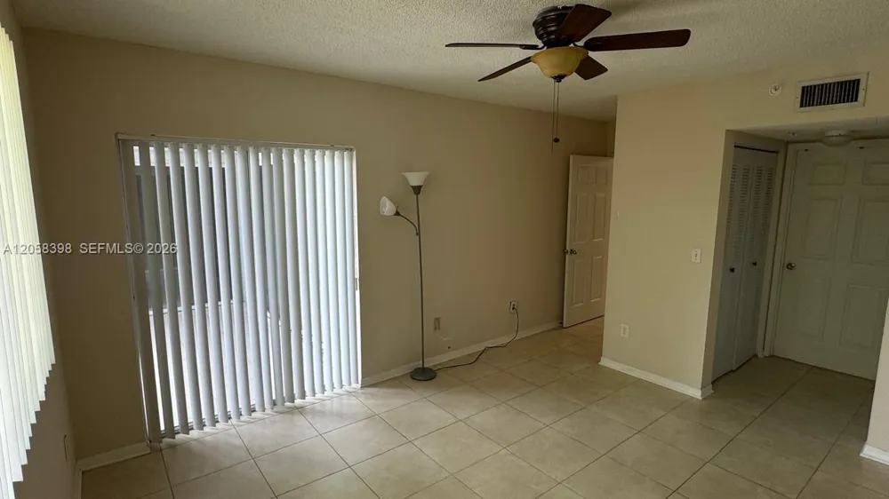 2600 S University Dr #325 Davie, FL 33328