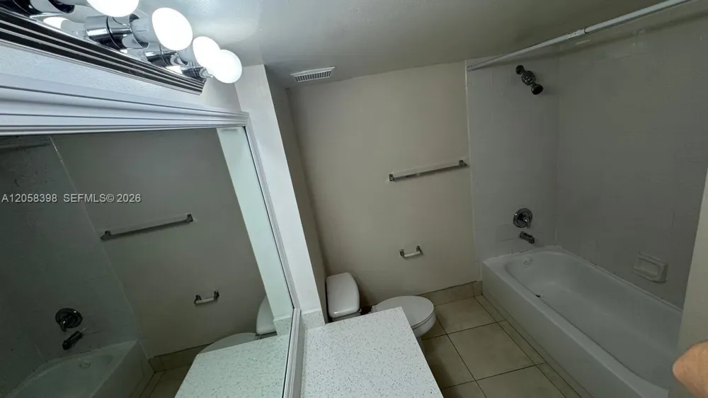 2600 S University Dr #325 Davie, FL 33328