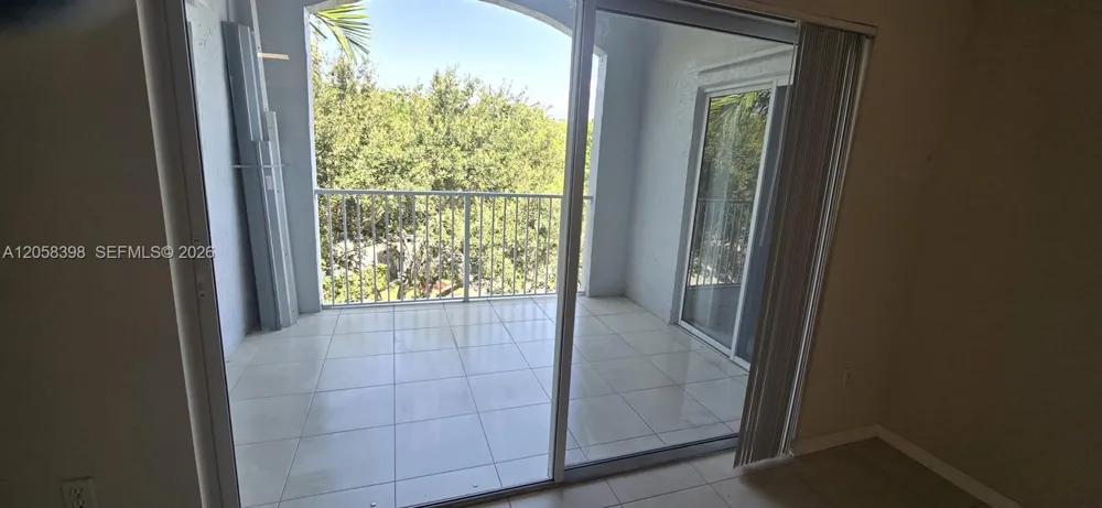 2600 S University Dr #325 Davie, FL 33328
