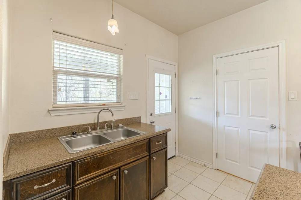 816 Martin Luther King Road Ames, TX 77575