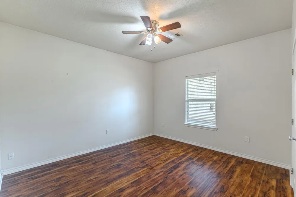 816 Martin Luther King Road Ames, TX 77575