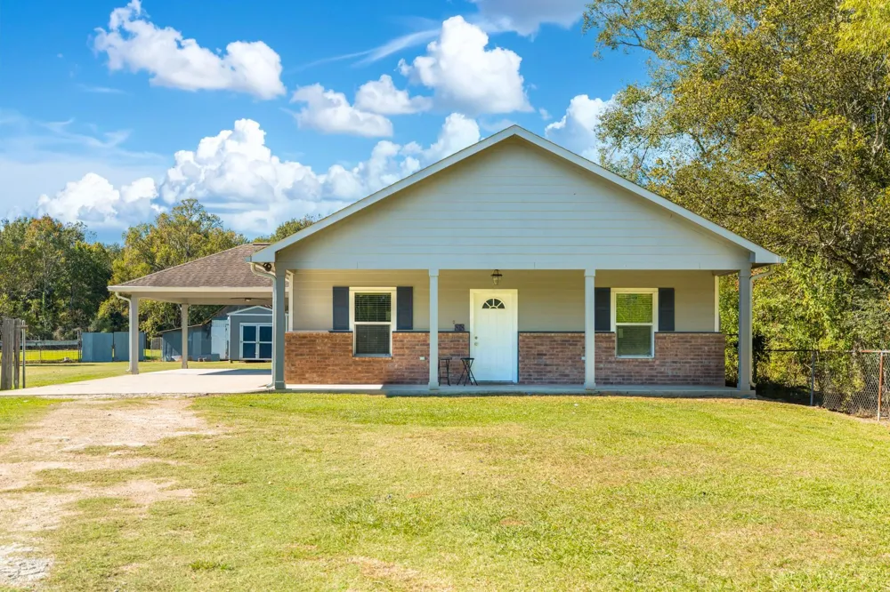 816 Martin Luther King Road Ames, TX 77575