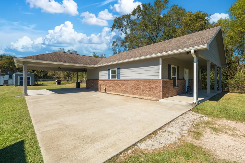 816 Martin Luther King Road Ames, TX 77575