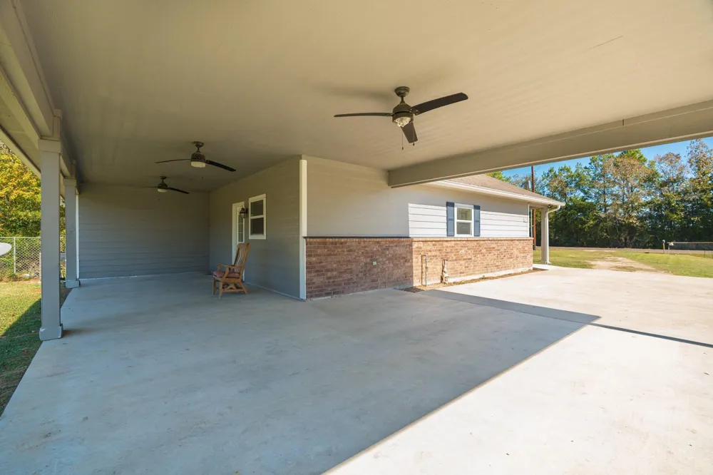 816 Martin Luther King Road Ames, TX 77575