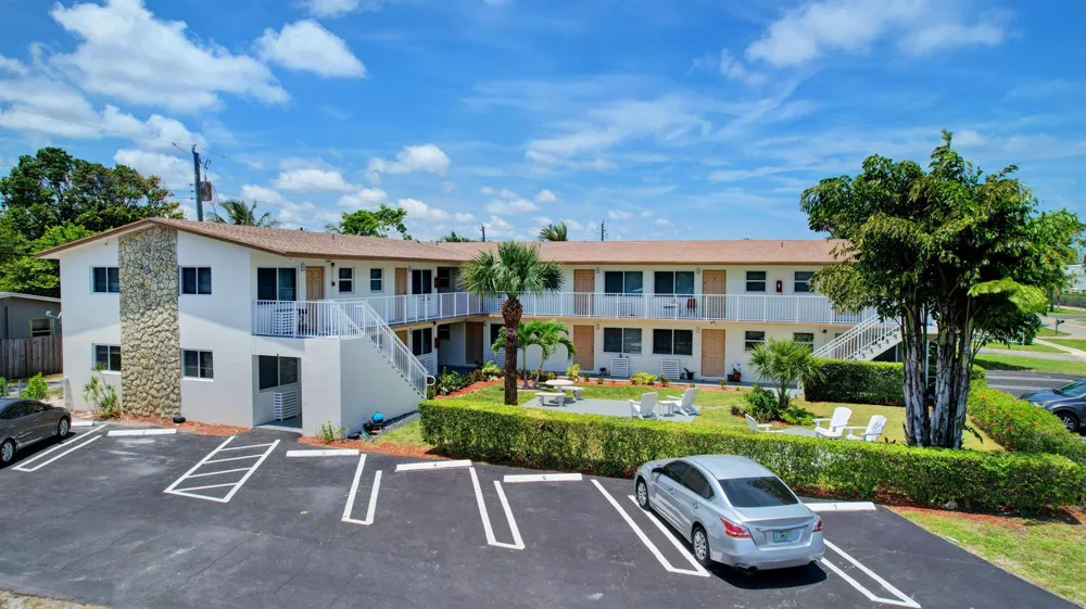 525 S Broadway #J Lantana, FL 33462