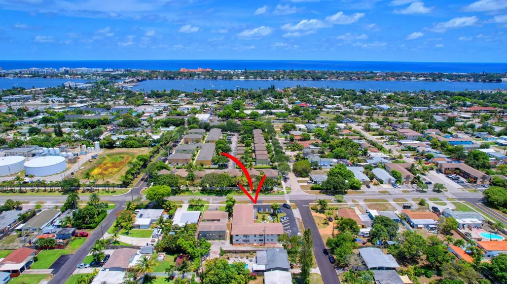 525 S Broadway #J Lantana, FL 33462