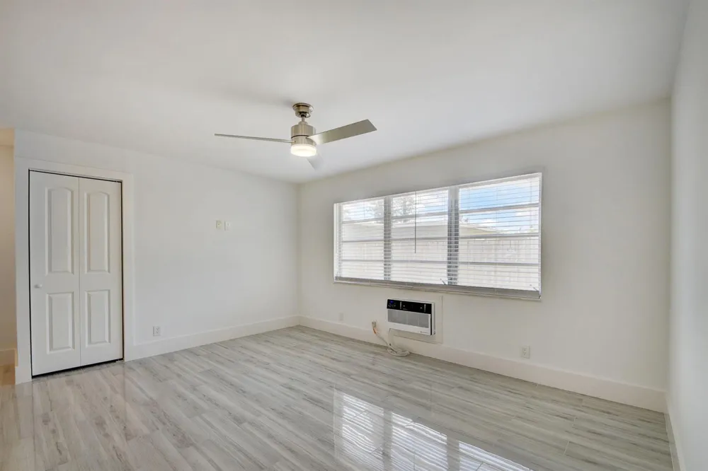 525 S Broadway #J Lantana, FL 33462