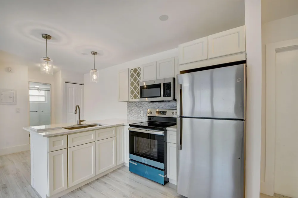 525 S Broadway #J Lantana, FL 33462