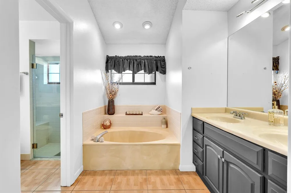 8099 CASSIA DRIVE Boynton Beach, FL 33472