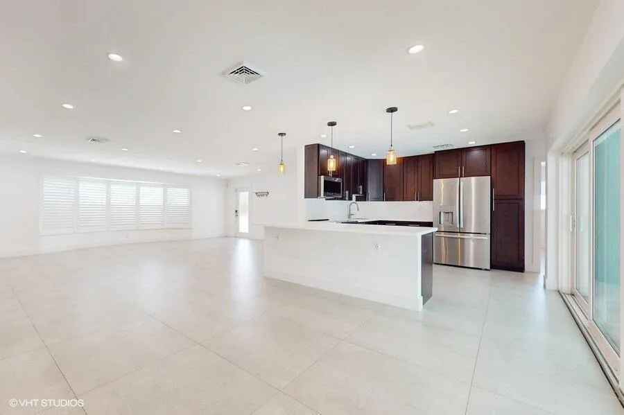 200 SW 6th Avenue Boca Raton, FL 33486