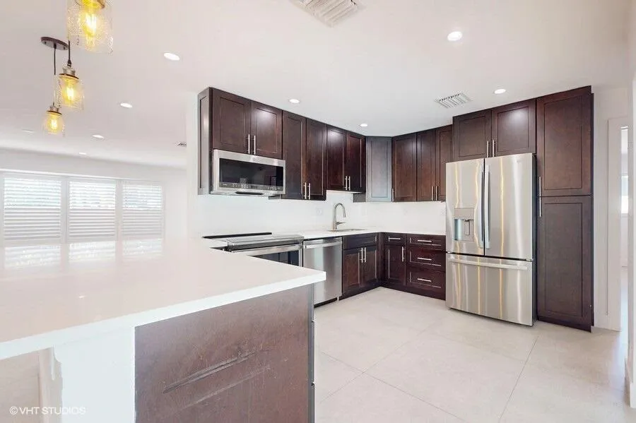 200 SW 6th Avenue Boca Raton, FL 33486