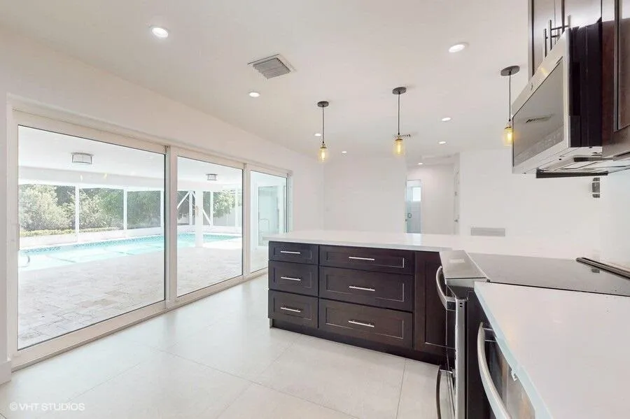 200 SW 6th Avenue Boca Raton, FL 33486