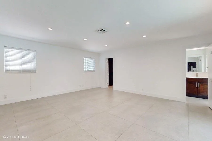 200 SW 6th Avenue Boca Raton, FL 33486