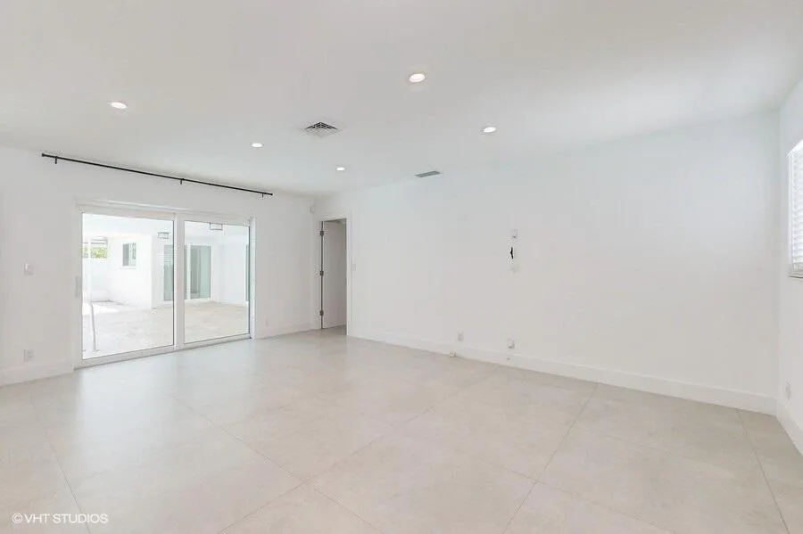 200 SW 6th Avenue Boca Raton, FL 33486