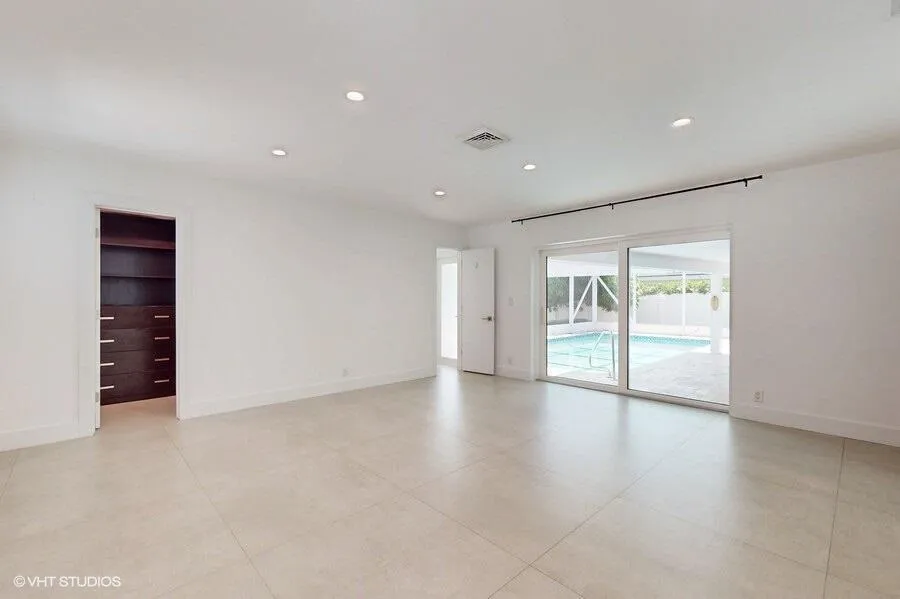 200 SW 6th Avenue Boca Raton, FL 33486