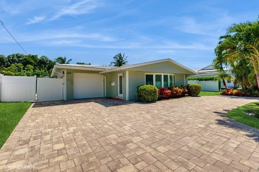 200 SW 6th Avenue Boca Raton, FL 33486