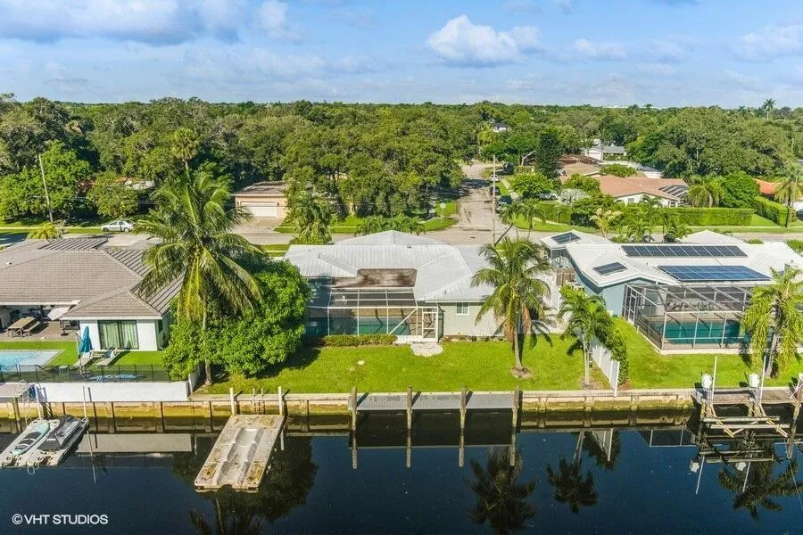 200 SW 6th Avenue Boca Raton, FL 33486