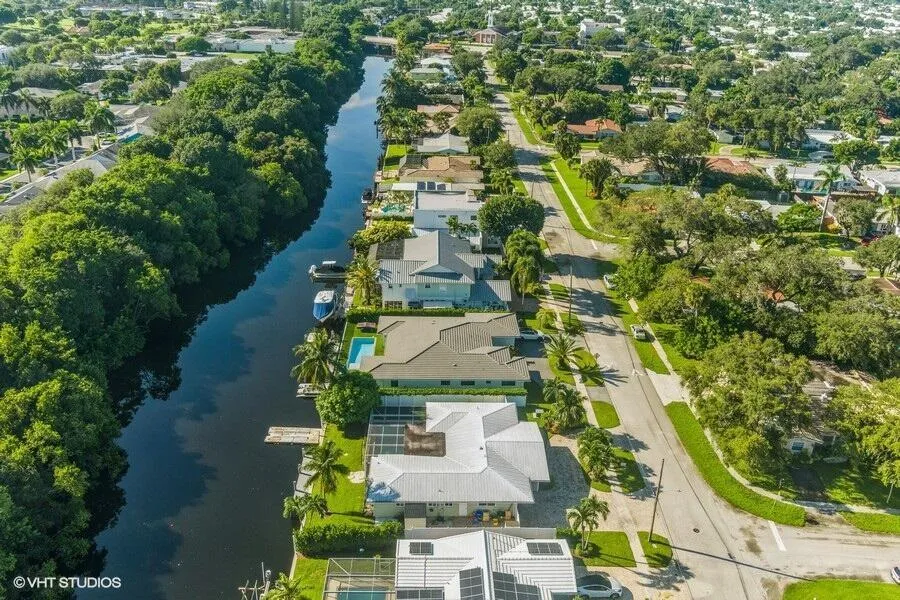 200 SW 6th Avenue Boca Raton, FL 33486