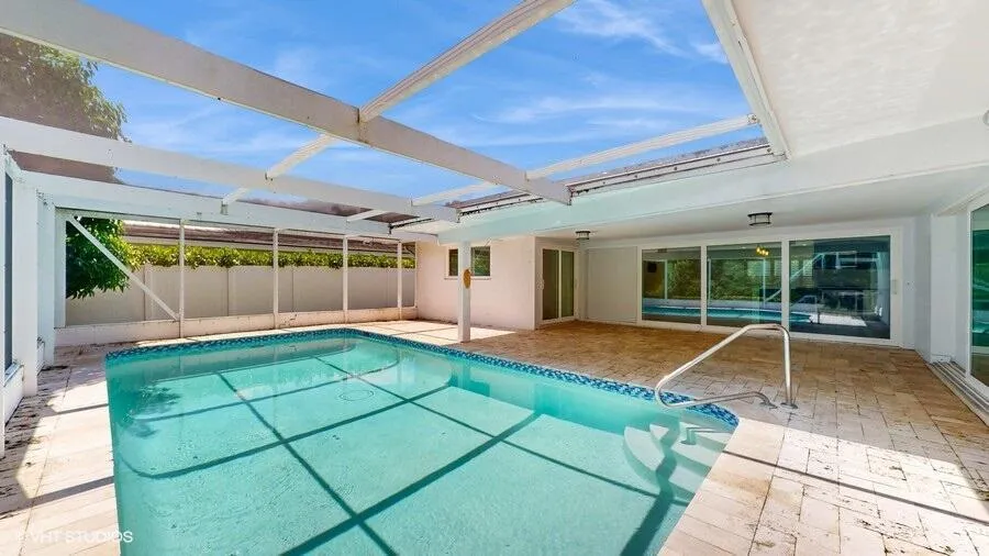 200 SW 6th Avenue Boca Raton, FL 33486